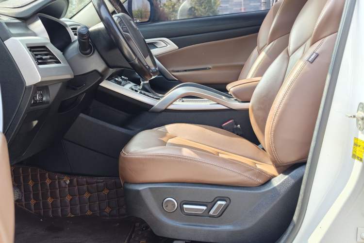 Used Geely Auto Emgrand X7 Sport 2016 1.8TD Automatic ZhiZun Version
