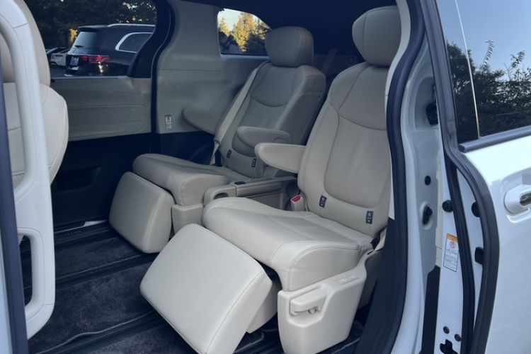 Used Toyota Sienna 2021 2.5L Hybrid Ultimate Edition
