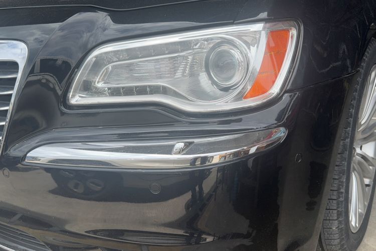 Used Chrysler 300C 2013 3.6L Luxury Edition
