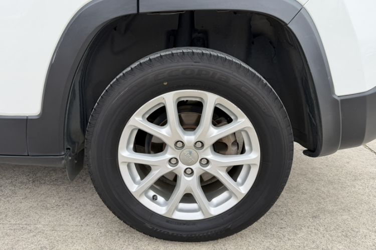 Used Jeep Cherokee 2016 2.4L Leading Edition
