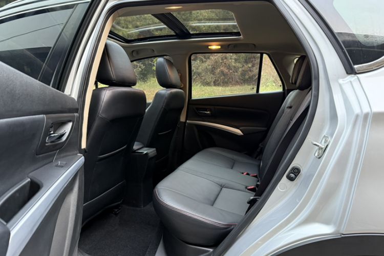 Used Suzuki S-Cross 2014 1.6L CVT Four-Wheel Drive Luxury Version
