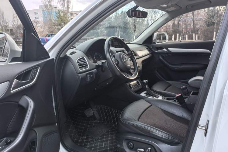 Used Audi Q3 2018 30th Anniversary Edition 30 TFSI Fashion Model Interior 1