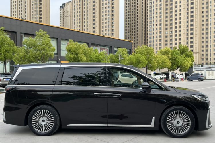 Used VOYAH Dream 2025 PHEV Four-Wheel-Drive Flagship Version – Qiankun Edition Exterior 4