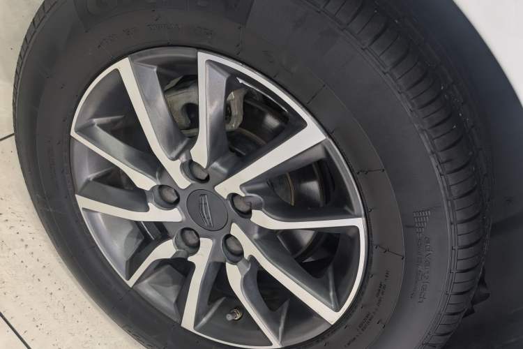 Used Geely Auto Emgrand 2019 Leading Edition 1.5L CVT Luxury Model China VI Standard Exterior 7
