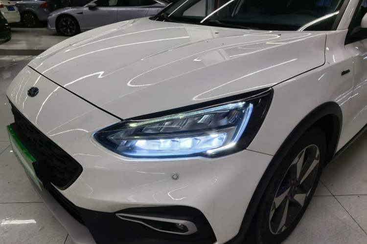 Used Ford Focus Active 2021 EcoBoost 180 Automatic Trendy Model Left Front Headlight