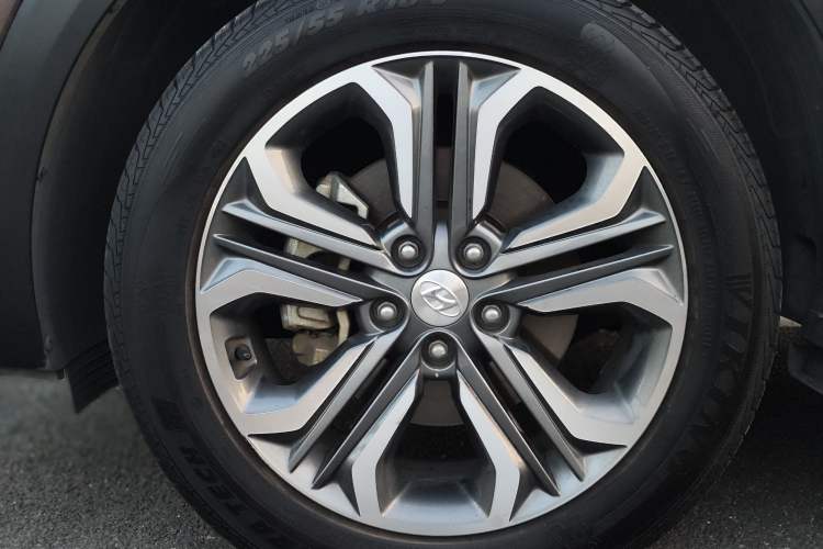 Used Hyundai Tucson 2015 1.6T Dual-Clutch Four-Wheel Drive Flagship Model
