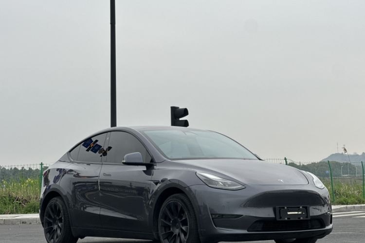 Used Tesla Model Y 2021 Long-Range All-Wheel-Drive Version
