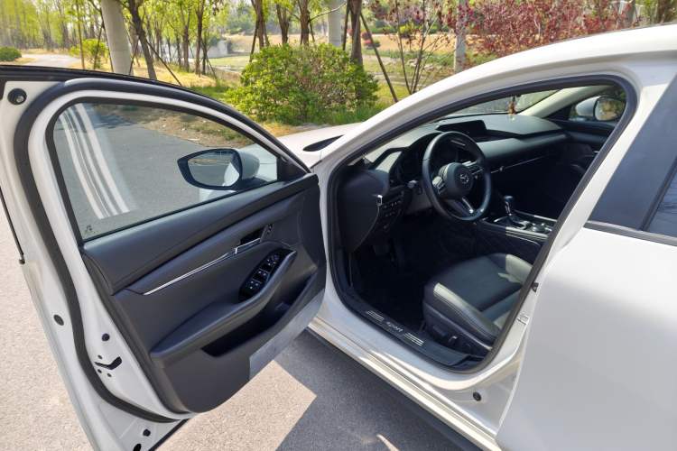 Used Mazda 3 Axela 2021 2.0L Automatic Zhiyao Edition Interior 1