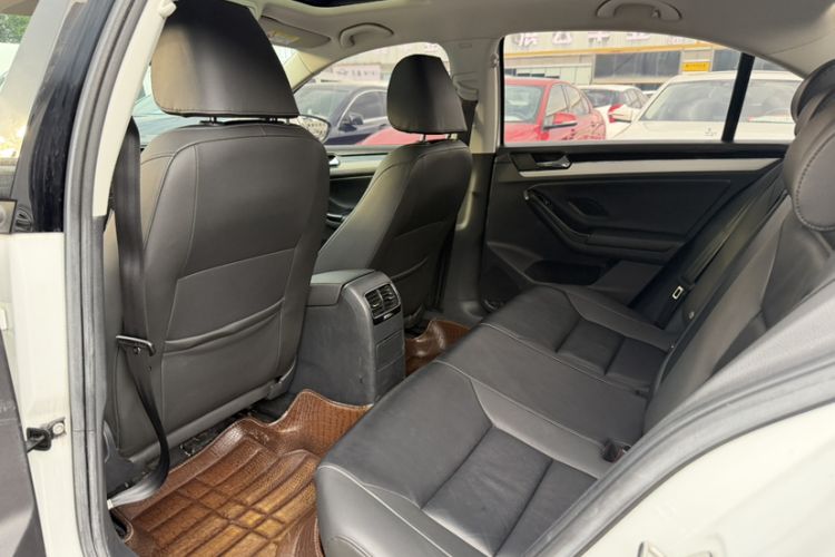 Used Volkswagen Sagitar 2018 1.6L Automatic Comfort Model Interior 5