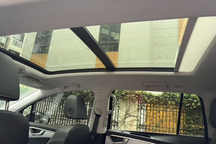 Used Volkswagen Talagon 2021 330TSI Two-Wheel-Drive Luxury Edition – Scenic Version Headliner