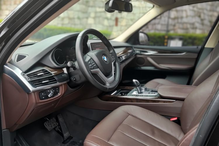 Used BMW X5 2017 xDrive28i
