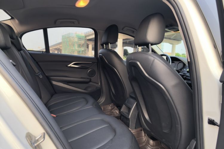 Used BMW 1 Series 2019 118i Fashion Model Exterior 4