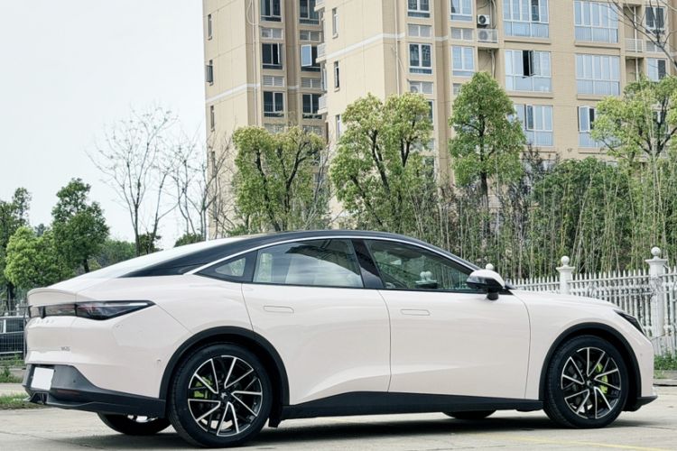 Used ARCFOX Alpha S5 2024 560MAX 185kW Exterior 4