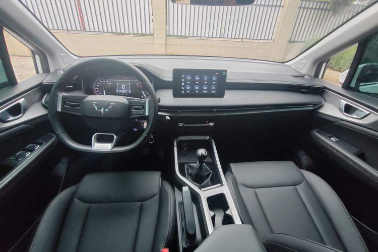 Used Wuling Jiachen 2022 1.5T Manual Comfort & Dynamic Version
