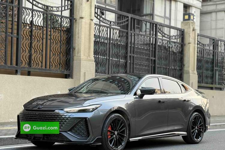 Used CHANGAN UNI-V 2023 2.0T Leading-Speed Edition