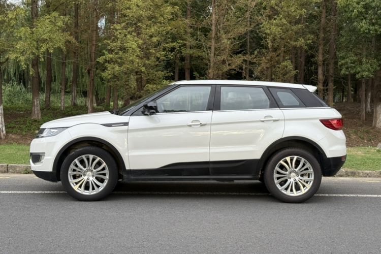 Used Land X7 2015 2.0T Panoramic Prestige Edition
