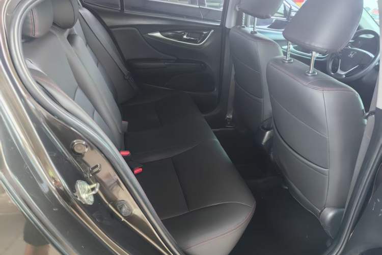 Used Honda Crider 2015 1.8L automatic luxury edition
