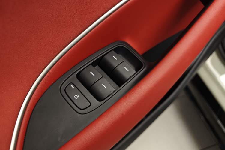 Used Xiaomi Auto SU7 2024 Rear-Drive Long-Range Intelligent Driving Version
