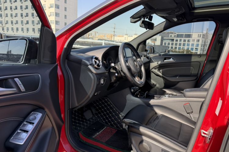 Used Mercedes-Benz B-Class 2015 B 200 Sport Edition Interior 5