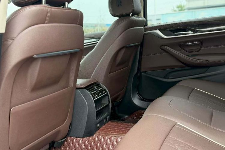 Used BMW 5 Series 2022 Restyled 525Li Luxury Package Interior 1