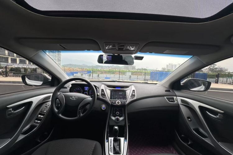 Used Hyundai Elantra (5th Generation / Langdong) 2015 1.6L Automatic Leading Model Interior 3