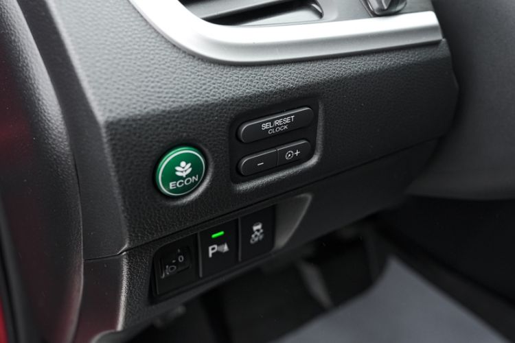 Used Honda Jade 2014 1.8L Automatic Comfort Elite Version 5 Seats