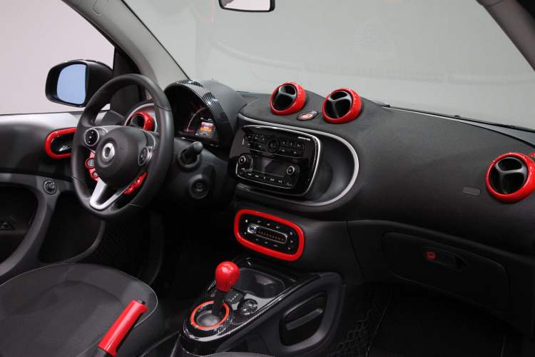 Used smart fortwo 2018 1.0L 52kW Convertible Passion Edition China V Standard
