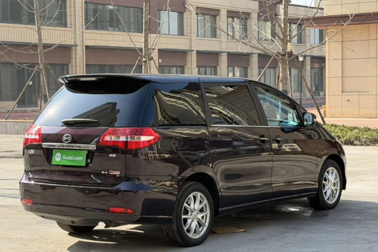 Used BYD M6 2015 2.4L Automatic Luxury Model
