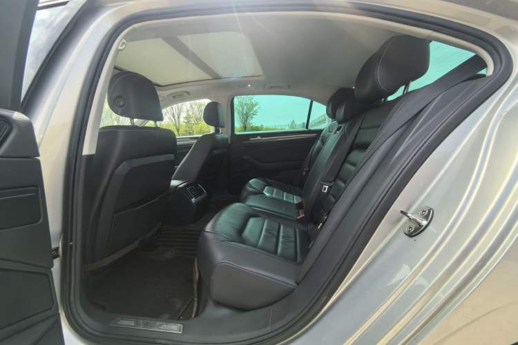 Used Volkswagen Phideon 2018 Revised Version 380TSI Two-Wheel Drive Business Edition Interior 3