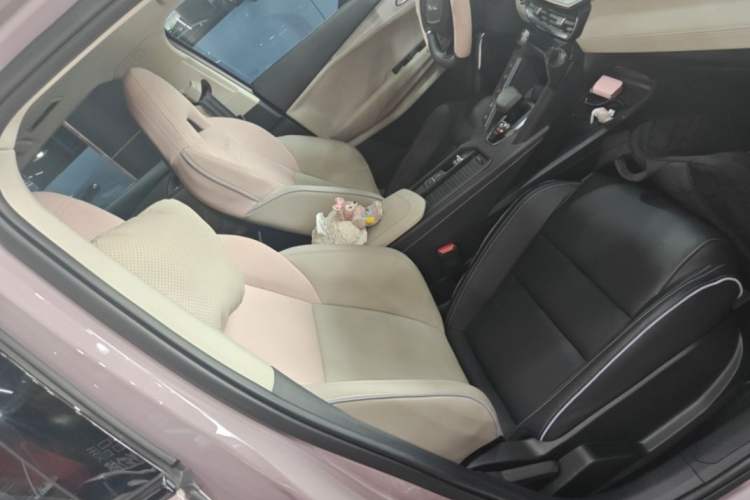 Used Lynk & Co 06 EM-P 2022 PHEV 84 km Range Pro Version
