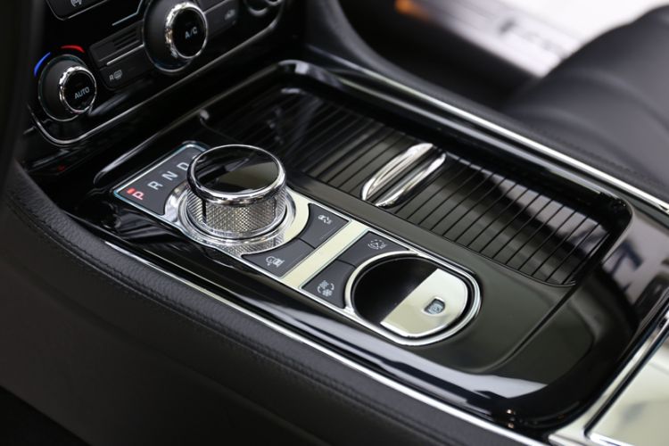 Used Jaguar XJ 2018 XJL 3.0 SC Two-Wheel-Drive Elegant Business Edition
