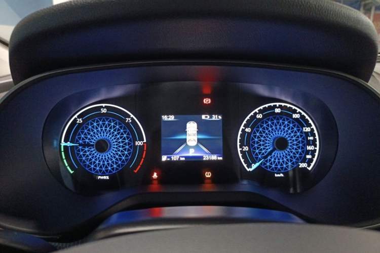 Used Hongqi E-QM5 2022 431 km Charge & Enjoy Edition
