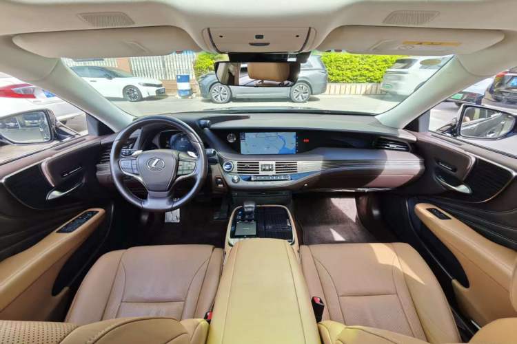 Used Lexus LS 2018 500h Excellence Edition China VI standard