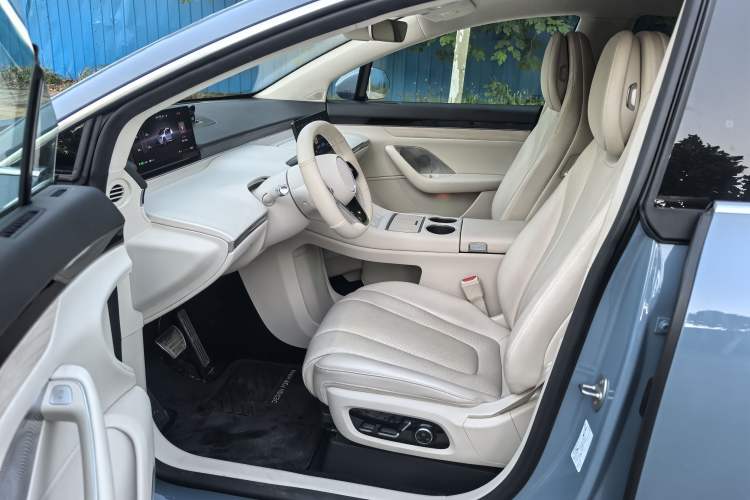 Used Hima Luxeed R7 2024 All-Electric 667 km Max