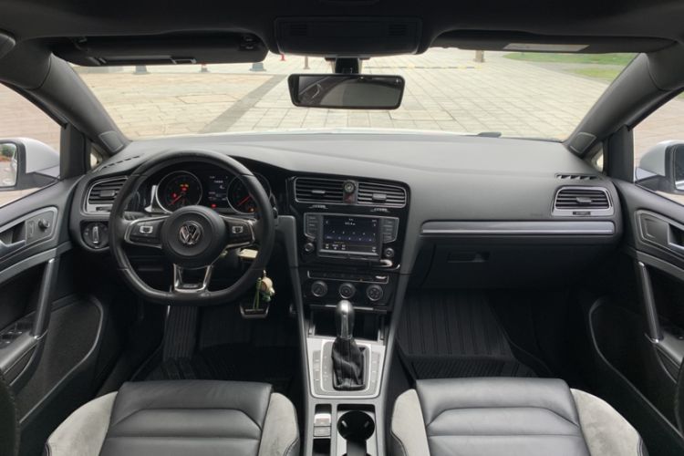 Used Volkswagen Golf 2016 1.4TSI Automatic R-Line Interior 5