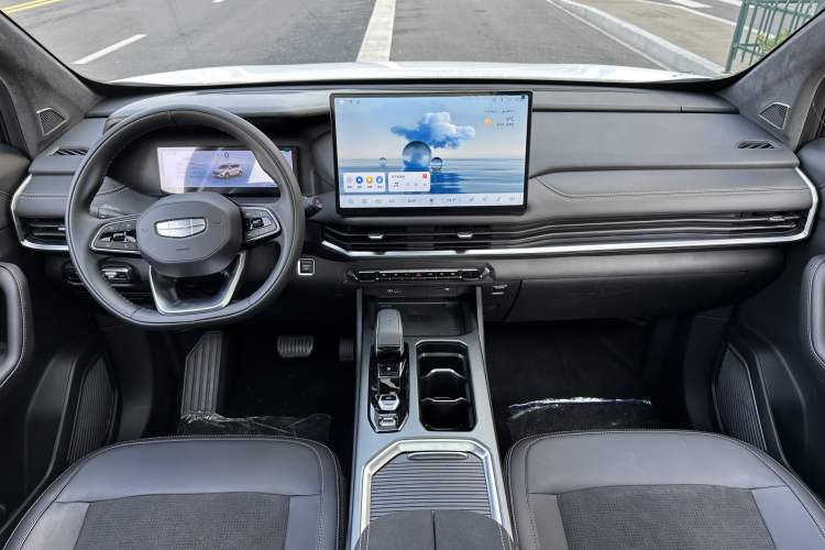 Used Geely Auto Haoyue L 2025 2.0T DCT Luxury Edition
