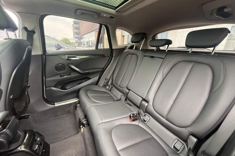 Used BMW X1 2018 sDrive18Li Fashion Model Interior 11