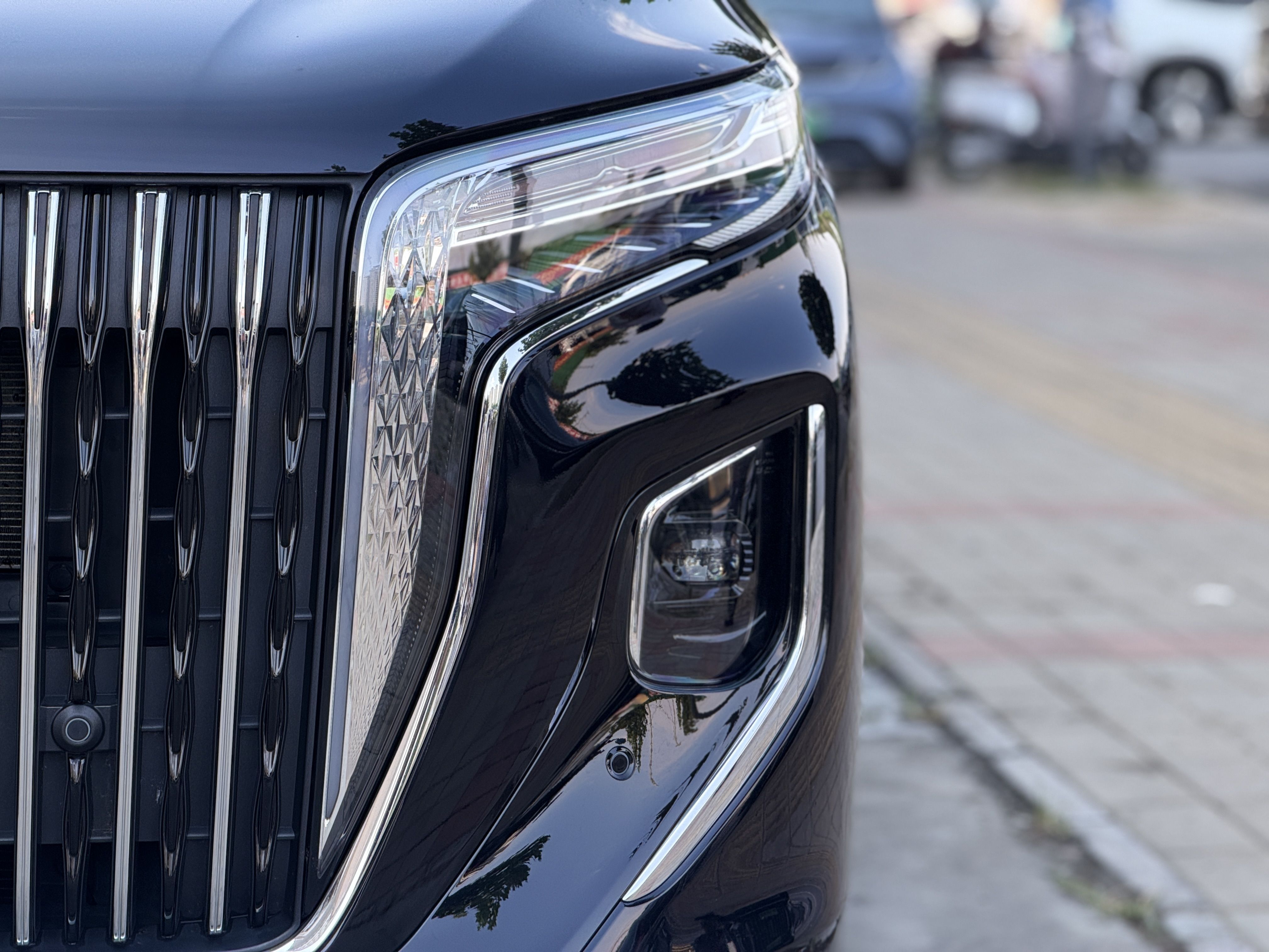 Hongqi HQ9 PHEV 2024 2.0T Four-Wheel Drive Business Edition — снимка 16