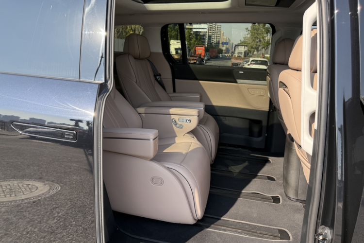 Used XPeng X9 2024 702 Ultra-Long Range Max
