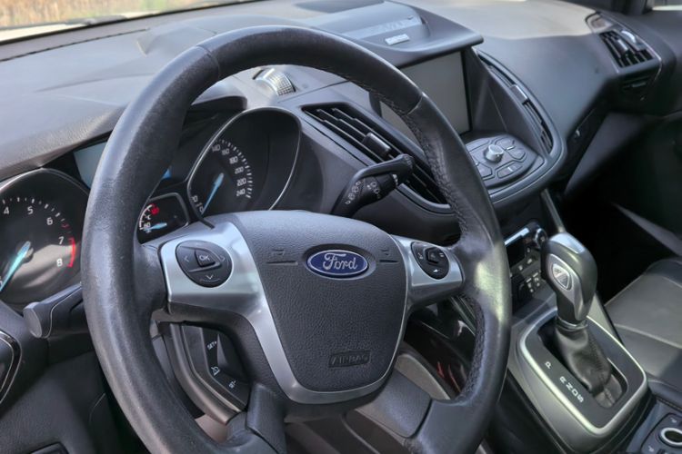 Used Ford Kuga 2015 2.0L GTDi Four-Wheel-Drive Sport Model Interior 4