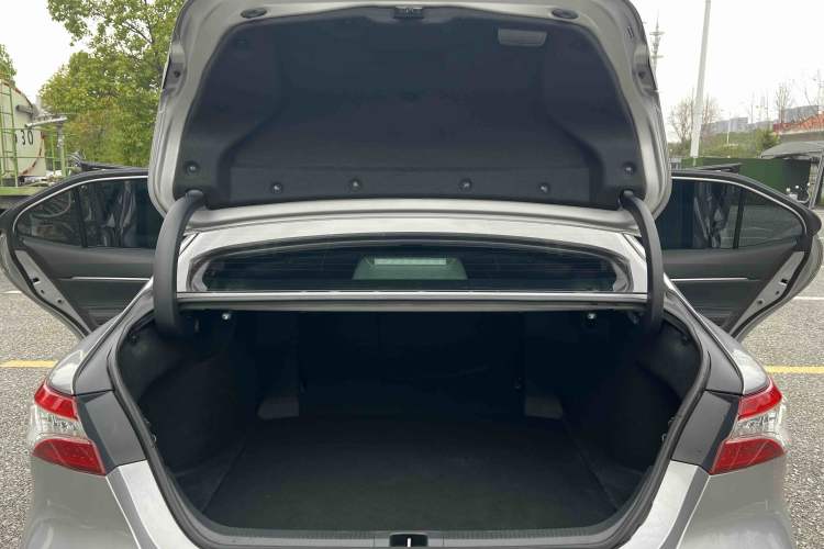 Used Toyota Camry 2023 2.0G Luxury Edition Trunk