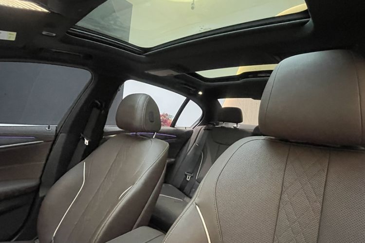 Used BMW 5 Series 2021 530Li Leading Model M Sport Package Interior 6