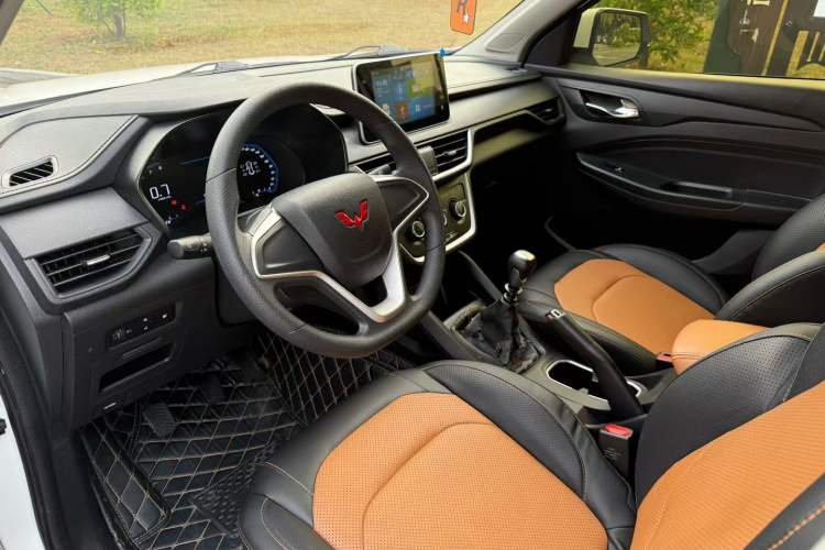 Used Wuling Hongguang S3 2019 1.5L Manual Comfort Model China VI Standard
