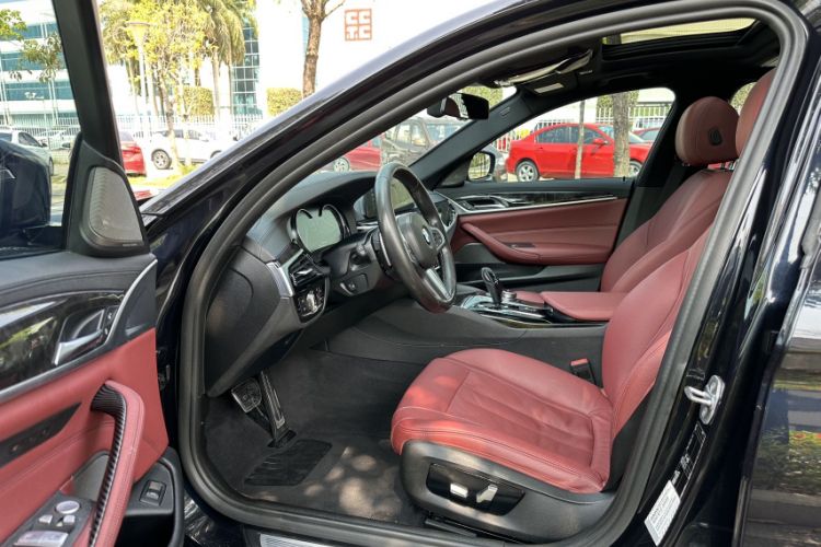 Used BMW 5 Series 2018 Restyled 530Li Luxury Edition M Sport Package Interior 3