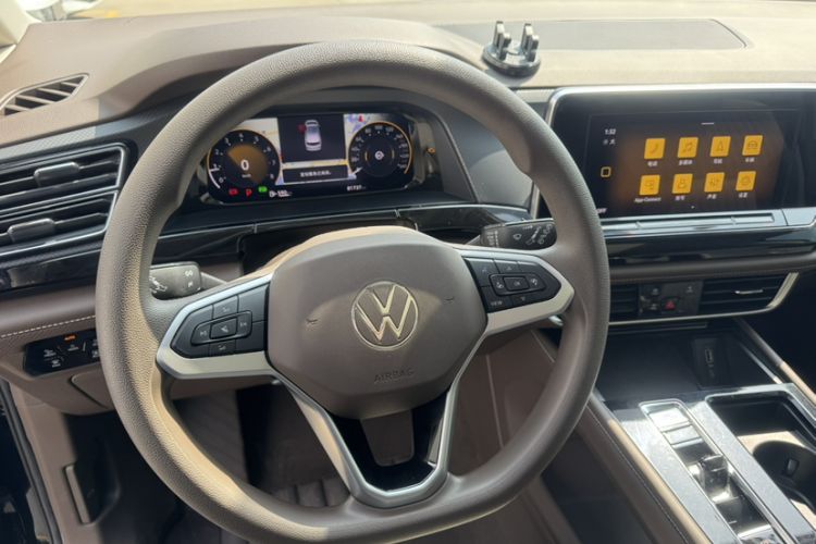 Used Volkswagen Viloran 2024 330TSI Business Edition Interior 8