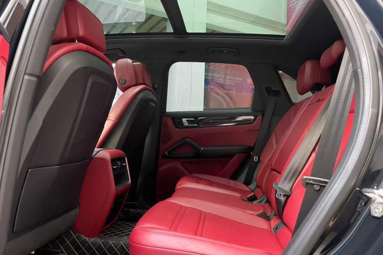 Used Porsche Cayenne 2019 Cayenne 3.0T Interior 1