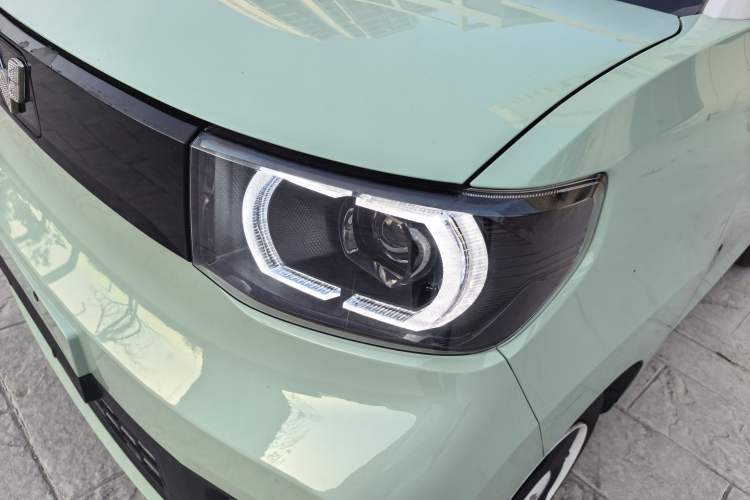 Used Wuling Hongguang MINIEV 2021 Macaron Premium Model – Lithium Iron Phosphate Left Front Headlight
