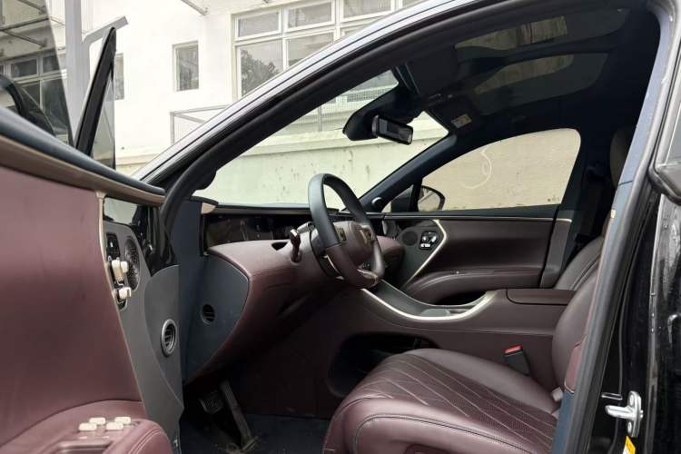 Used Avatr 11 2025 Ultra Extended-Range Edition Left Front Seat