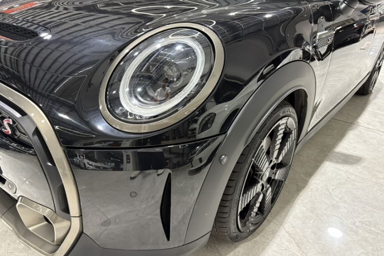 Used MINI MINI 2023 Facelift 2.0T COOPER S Artist Five-Door Edition
