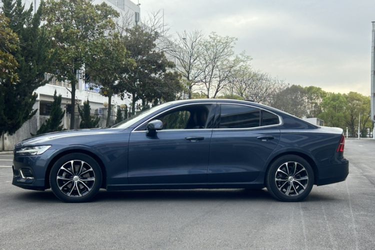 Used Volvo S60 2021 T4 Zhiyi Luxury Edition